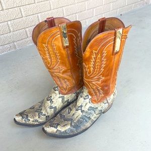 Diamondback Rattlesnake skin cowboy boots